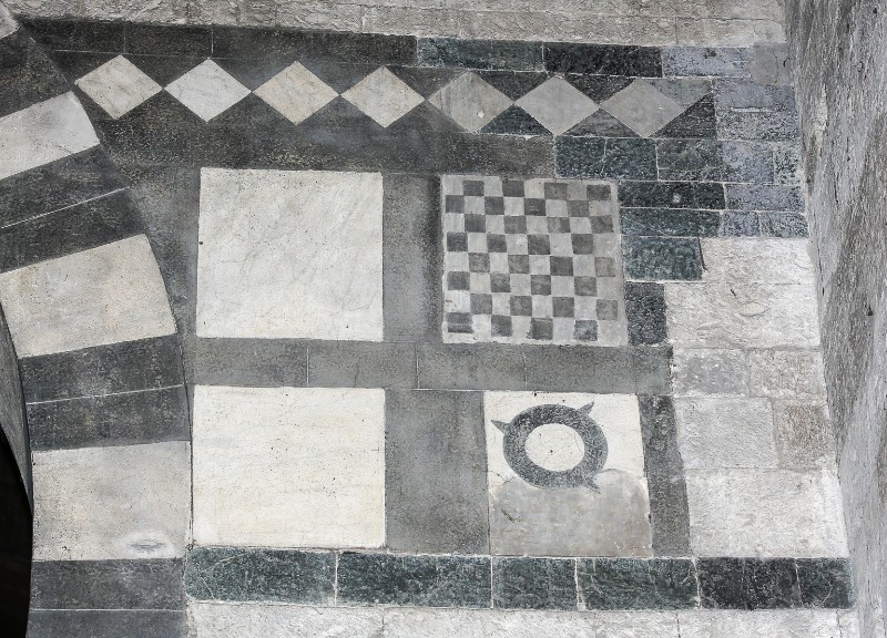 Maestranze toscane sec. XII, Tarsia con motivi geometrici