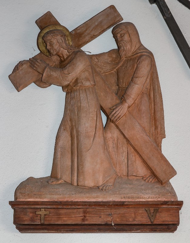 Capezzuoli C. sec. XX, Gesù Cristo aiutato dal cireneo a portare la croce