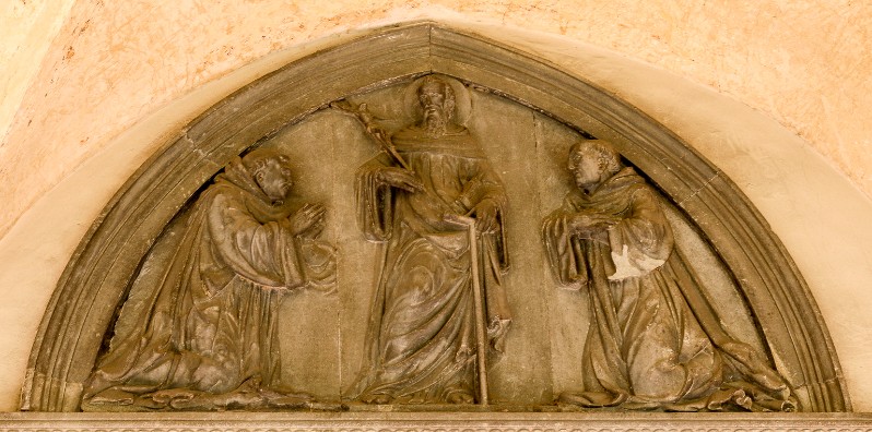 Grazzini Benedetto inizio sec. XVI, Lunetta a rilievo in pietra serena