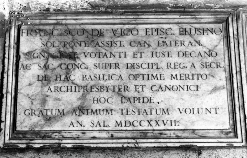 Ambito romano (1727), Lapide commemorativa di Francesco de Vico