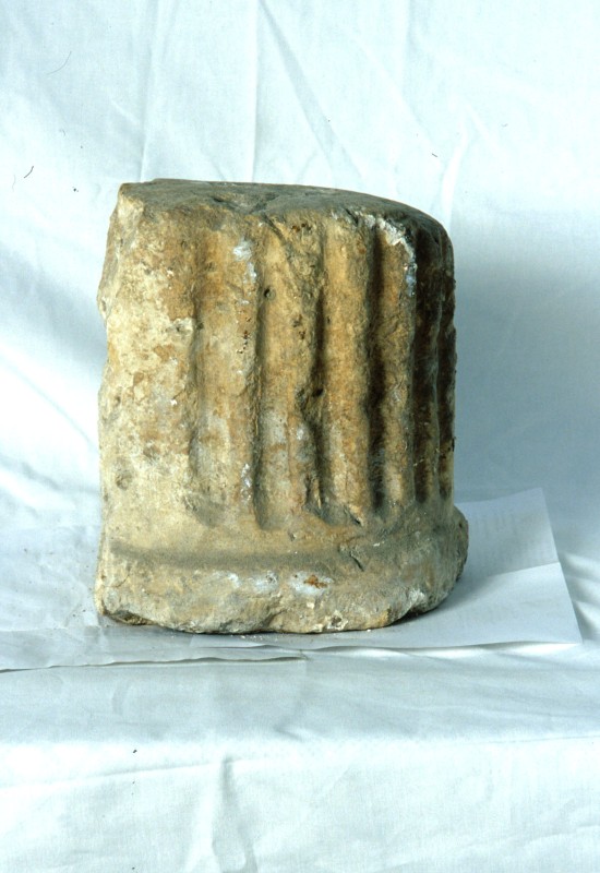 Maestranze romane sec. II, Frammento di colonna