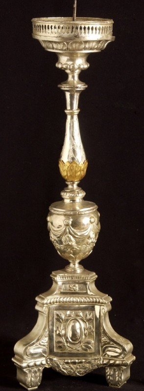 Ambito italiano sec. XIX, Candeliere da altare con nodo a urna cm 84 2/6