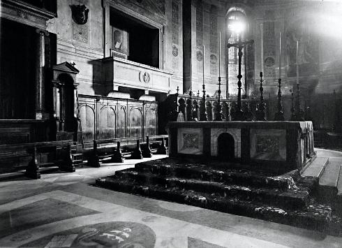 Il presbiterio del tornacoro nel 1950