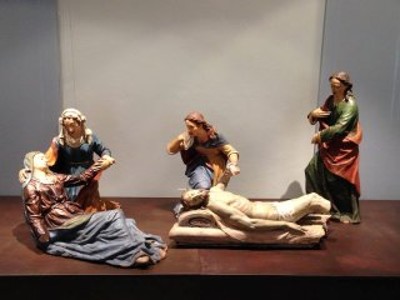 Sala opere antiche: Gruppo scultoreo “Compianto su Cristo morto“ sec. XVI