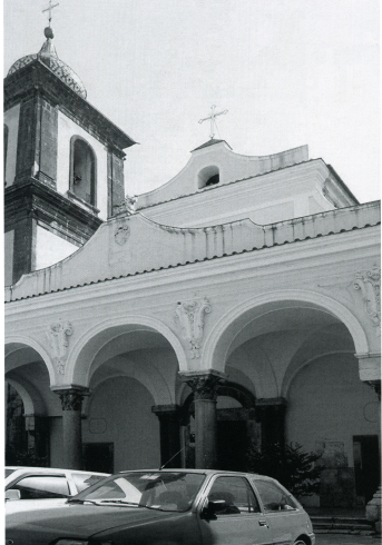 La facciata principale della Chiesa di Santa Maria Assunta a Sant’Agata dei Goti