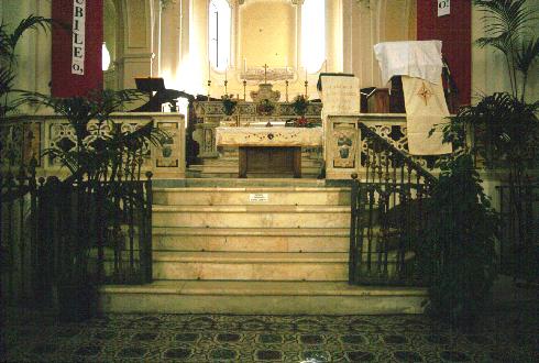 Il presbiterio nella configurazione provvisoria successiva al restauro