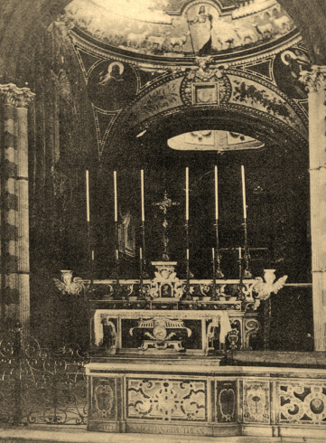 Presbiterio della cattedrale 1940 circa ( da G. De Monaco, G.Zarone, La cattedrale di Teano, Marigliano (Napoli) 1977.