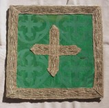 Manifattura calabrese sec. XX, Busta verde con croce dorata