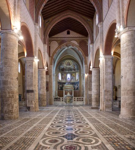 Navata<br>Cattedrale di Santa Maria Annunziata - Anagni (FR)
