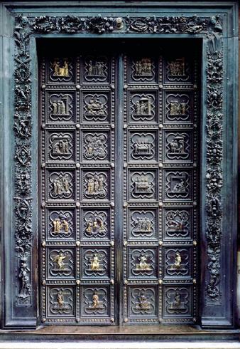  Veduta d’insieme della porta del 1330 opera di Andrea Pisano