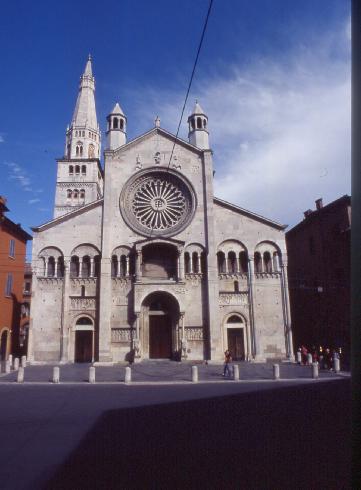 La facciata della cattedrale di Santa Maria Assunta