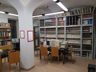 Seconda sala della biblioteca