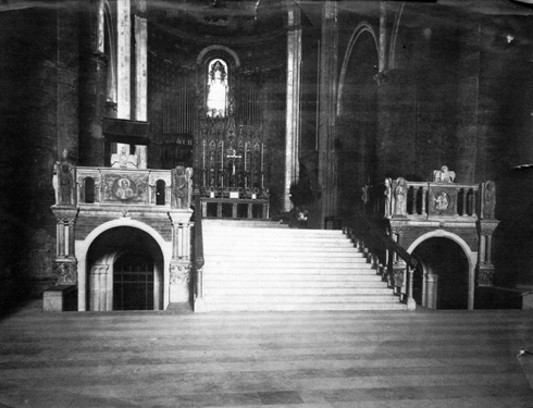 Il presbiterio nel 1935