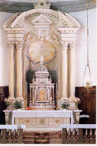La cappella del Santissimo Sacramento con il tabernacolo monumentale