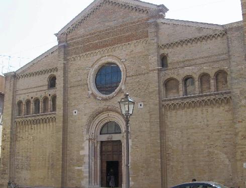 La facciata della cattedrale  di Santa Maria Maggiore a Fano
