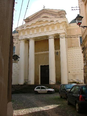 La facciata della cattedrale di Santa Maria ad Alghero 