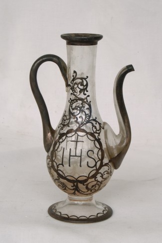 Ambito italiano sec. XX, Ampollina per acqua in vetro soffiato dipinto argento