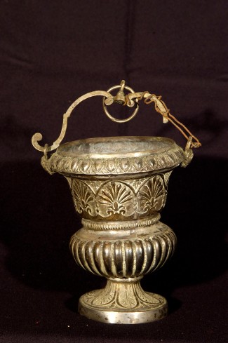 Bott. campana fine sec. XIX, Secchiello in argento sbalzato