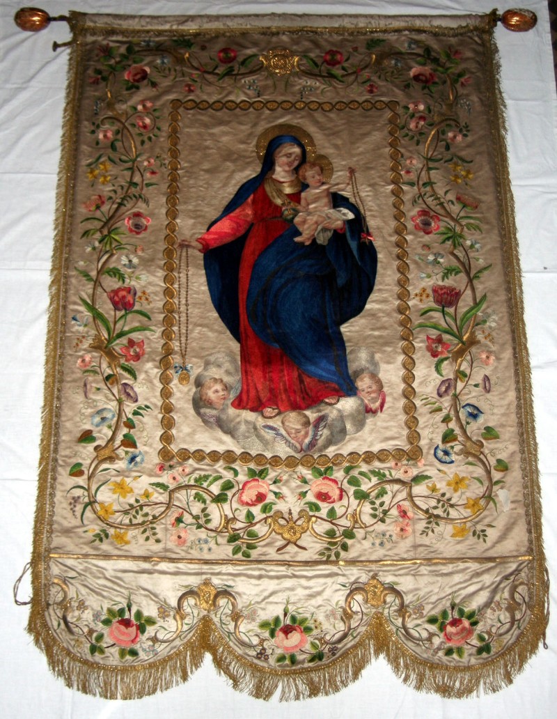 Manifattura lombarda sec. XIX, Stendardo con Madonna con Gesù e Santo Stefano
