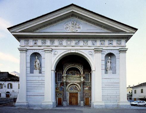 La facciata della cattedrale di Santa Maria Assunta ad Aosta 