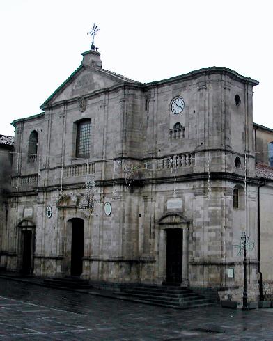 La facciata principale della Chiesa di Santa   Maria Assunta a Scalea