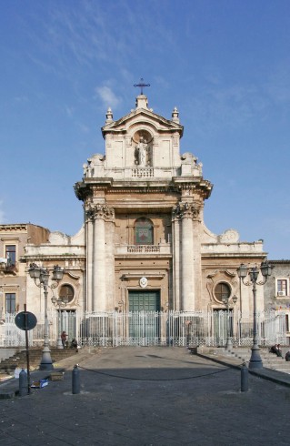 Basilica di Maria Santissima Annunziata al Carmine