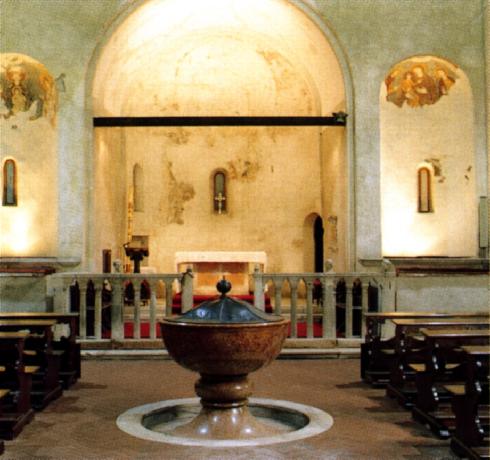 Il fonte battesimale nella chiesa di di S. Giovanni Battista