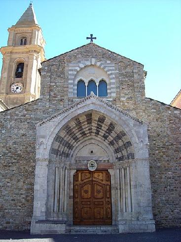 La facciata della cattedrale di Santa Maria Assunta a Ventimiglia