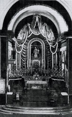 Il presbiterio nel 1903