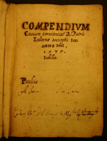 Nota di dono manoscritta a inchiostro (Ex dono R.mi D.ni Pomponij De Magistris Ep. Terracin)