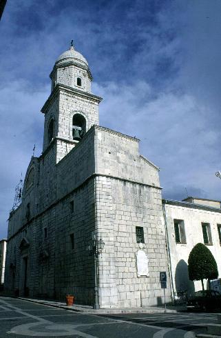 La facciata principale della Chiesa di Sant’Amato a Nusco