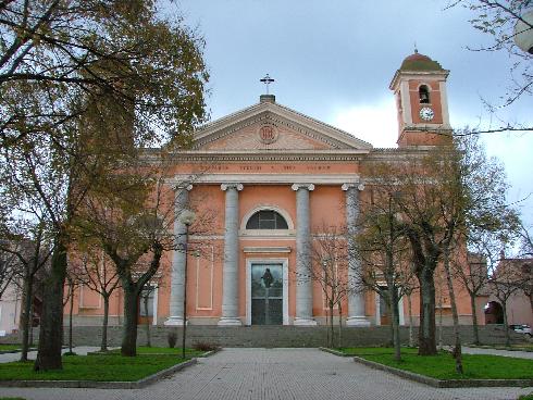 La facciata della cattedrale di  Santa Maria della  Neve a Nuoro