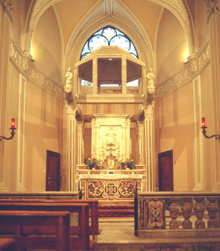 Custodia eucaristica  (provvisoria) e cappella feriale 
