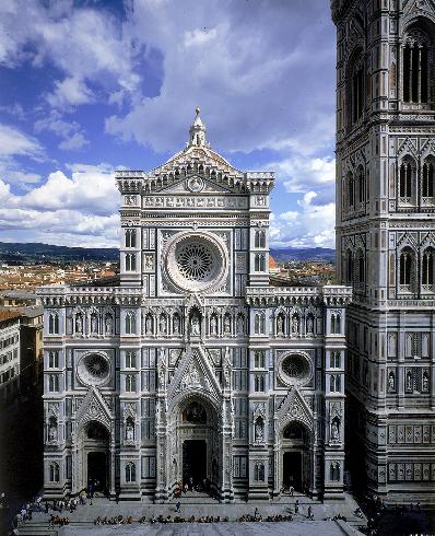 La facciata della cattedrale di Santa Maria del Fiore a Firenze