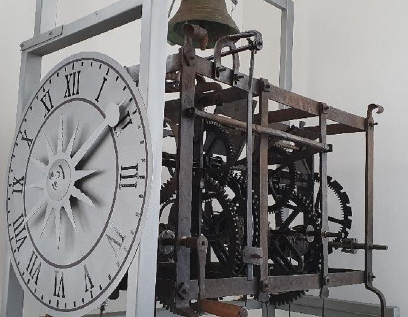 Museo di Larino: orologio da torre in esposizione permanente